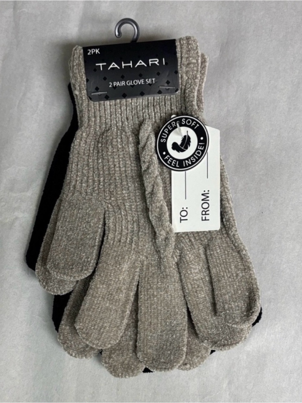 New Tahari Gloves 2 Pack Pairs Set Women’s Tan & Black Knit Casual Winter Preppy